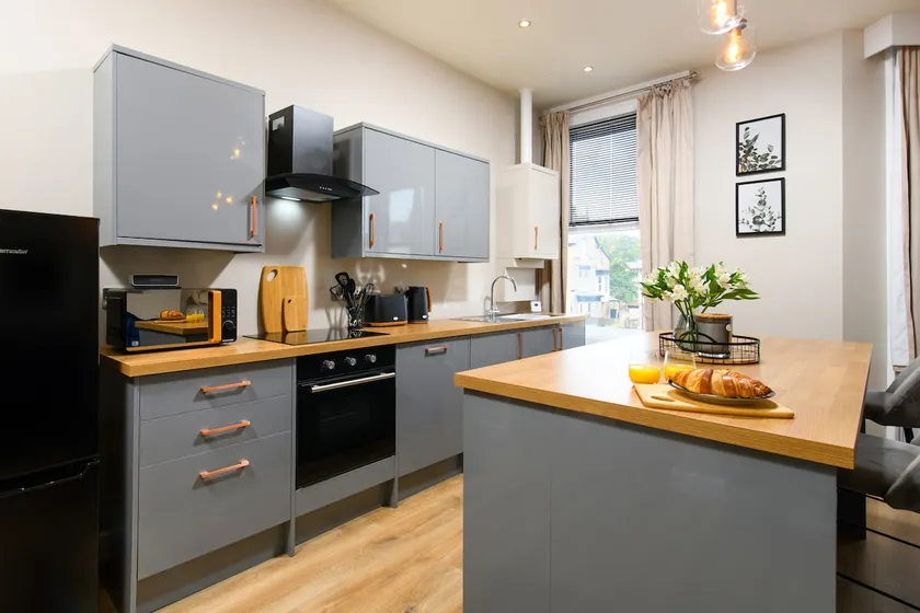 Trinity Rose Apartment - Image 1