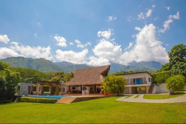 Beautiful Ranch with Straw Hut - San Jeronimo - Image 1