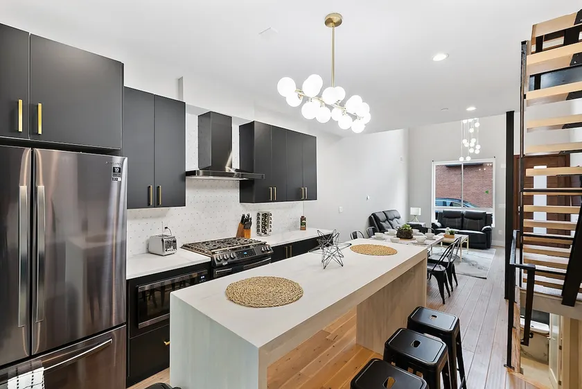 Exceptional High-End 4B/3B - W/Roofdeck - Image 1