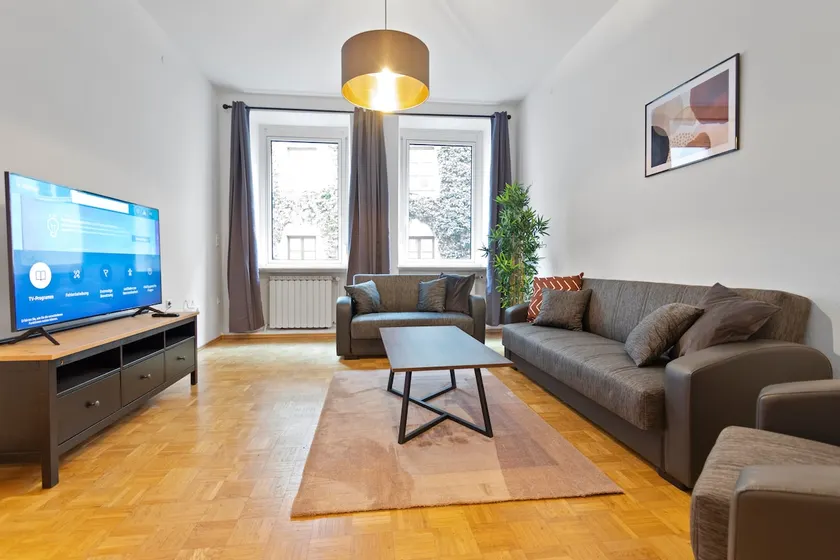 Flatista Homes - Old Town - Image 1