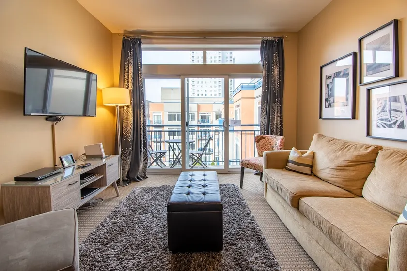 Serene 1 Bedroom Condo in the Heart of Seattle! - Image 1