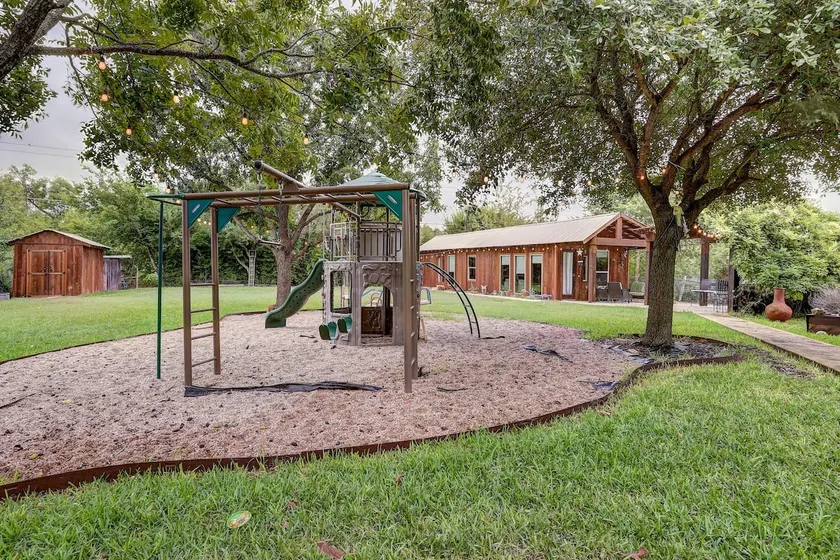 La Cabaña - Cozy Spanish Style Home on 1/2 Acre - Image 1