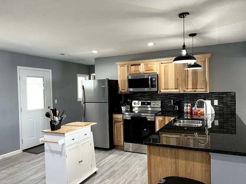 Cozy Cove Cottage - Image 1