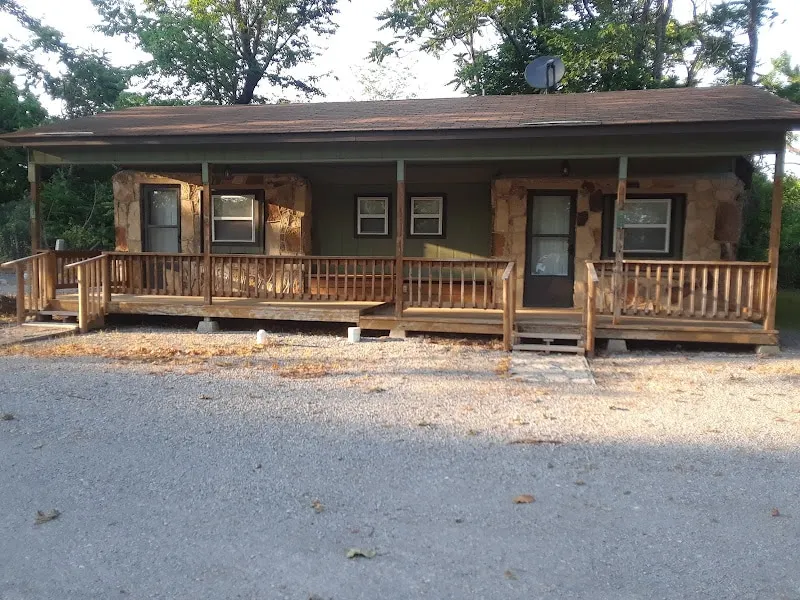 Deluxe studio cabin 5 minutes from Lake Norfork - Image 1
