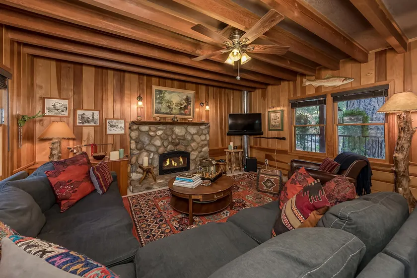 Cozy retreat near hiking, skiing and wine tasting - Image 1