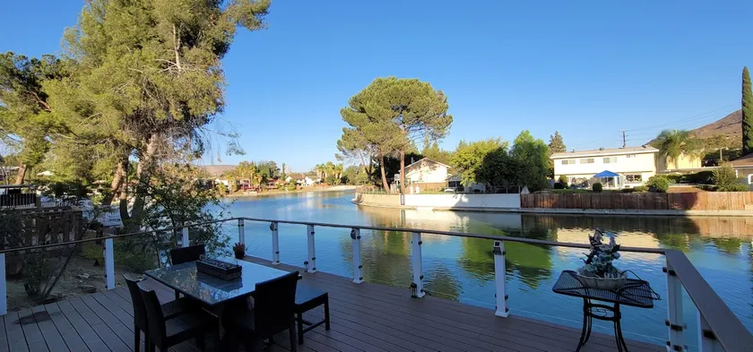 Lakefront 3 Bedroom house with breath taking views - Image 1