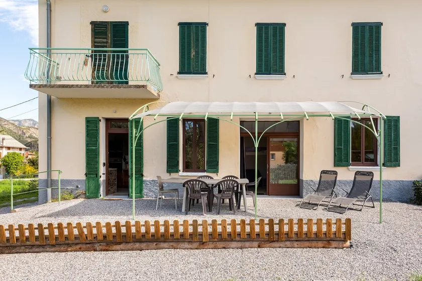 Entire 4 bedroom apartment in Jausiers - Image 1