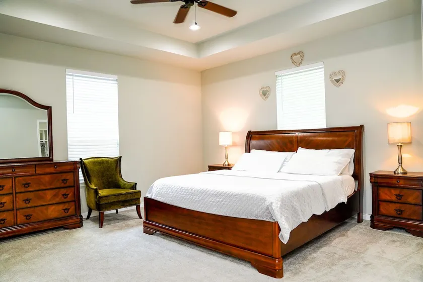 Clean & Cozy new Home, 30 mins to George Bush INTL - Image 1