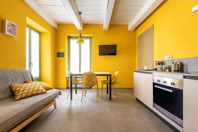 Bonsai apartment with terrace - Image 1