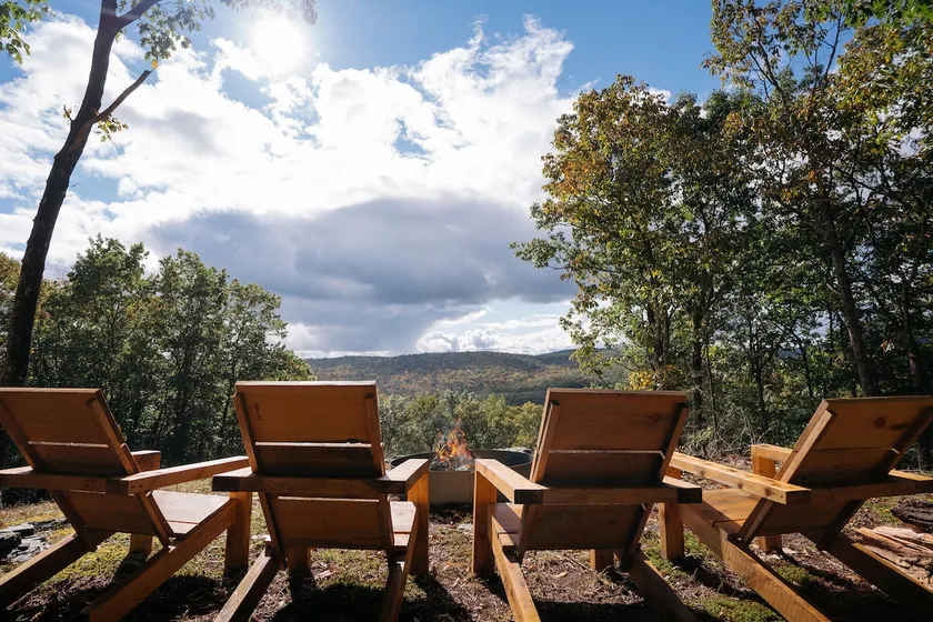 Catskills Schoolhouse – Fall Views | 2 Hrs NYC - Image 1