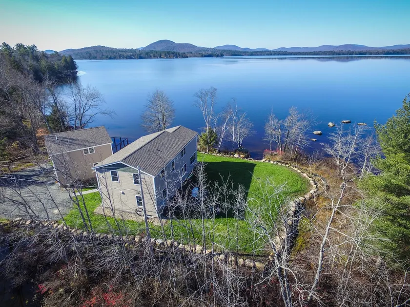 Newly Built Lake Front Home - Image 1