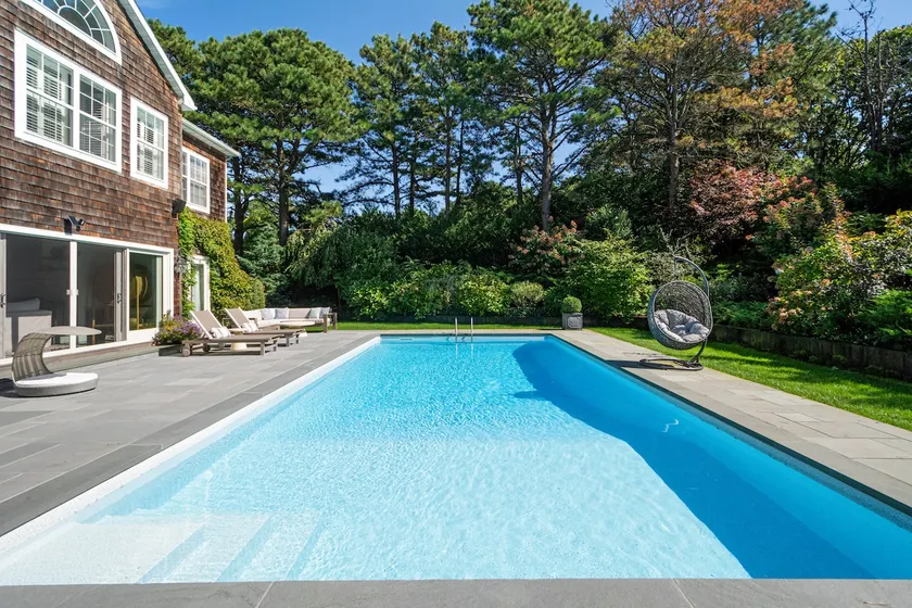 Luxury Hamptons Poolside Paradise w/ Outdoor Sauna - Image 1