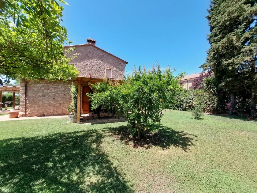 Agradable apartamento con barbacoa, piscina y jardín - Image 1