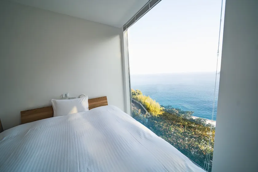 [Consecutive nights discount up to 50% OFF] Sauna & bath | Karaoke | BBQ | Ocean View ”White House Atami” - Image 1