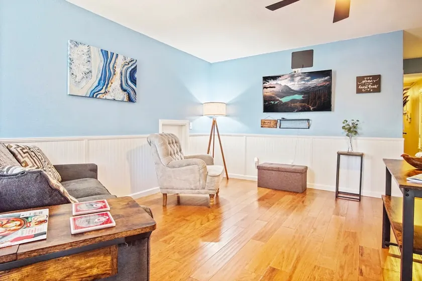Modern, Clean, Cute Private Apartment close to OU! - Image 1