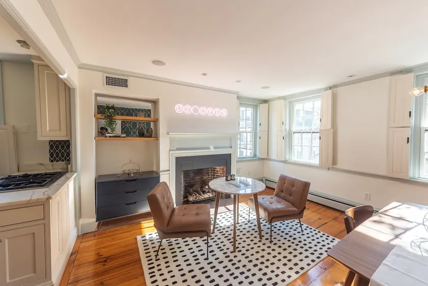 The Queen’s Gambit Suite by PVDBNBs (1 bed/1 bath) - Image 1