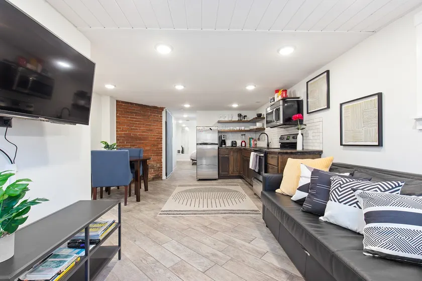 Delightful Studio In Historic Irvington Home! - Image 1