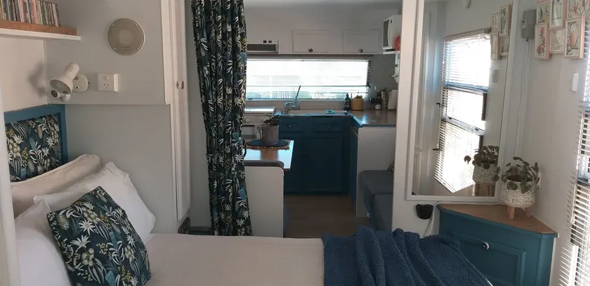 Inman Cosy Caravan, renovated, close to everything - Image 1