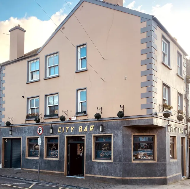 3 BEDROOM APARTMENT BESIDE THE CASHEL PALACE HOTEL - Image 1