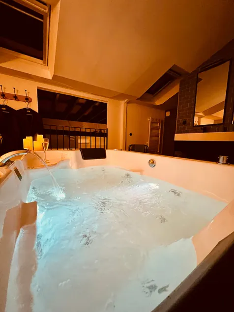 ”EntreNous-Le DuBellay” Romantic Loft - Image 1