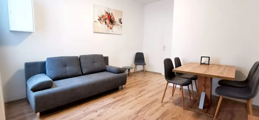 Bacher Apartment - Image 1