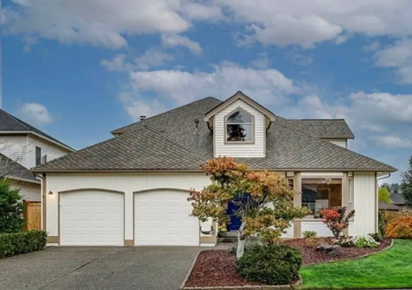 Cheerful 4-bedroom residential house - Image 1