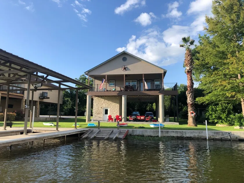 Lakefront Family Getaway on Lake LBJ! - Image 1