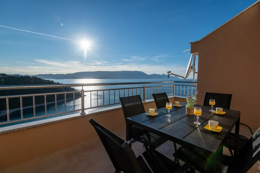 Luxury king apartment, 2 bedrooms,2 bathrooms.view - Image 1