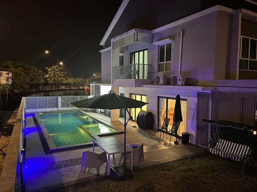 Anjung Serene + Private Pool (10 pax) @ Semenyih - Image 1
