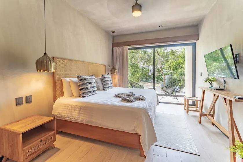 35sqm~TOP Location~AC~Rooftop~Pool~WIFI~Parking - Image 1