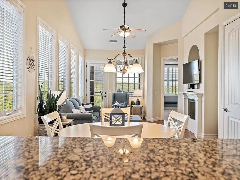 2 BR Luxury Loft W/Incredible Lake and MTN views - Image 1