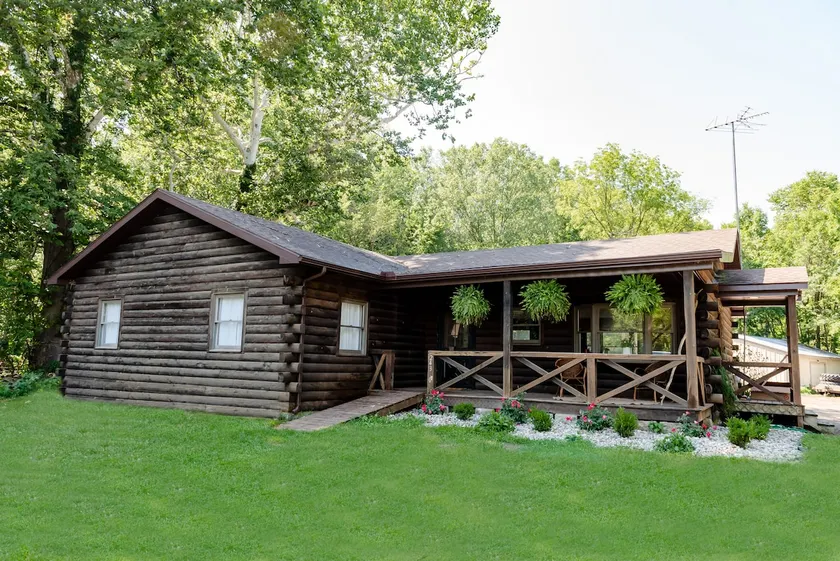 20a Cabinn - Private cabin on 10 woodland acres - Image 1
