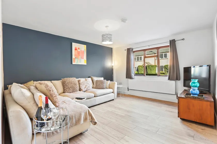 Wonderful cottage/house in Bury - Image 1