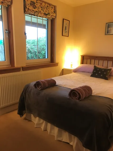 1 bedroom, country location, 6 miles from Perth - Image 1