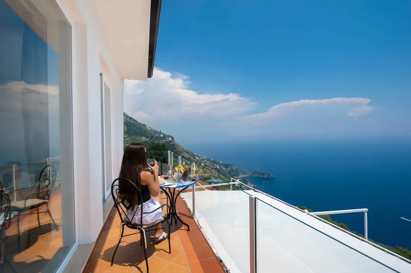 Sunrise Apartment - Image 1