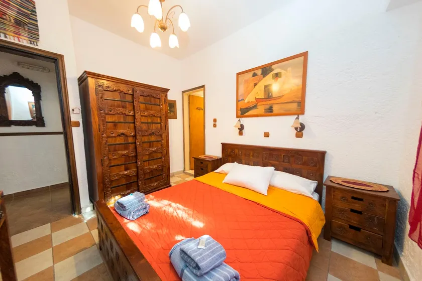 Spot hotel - room 4 - Image 1