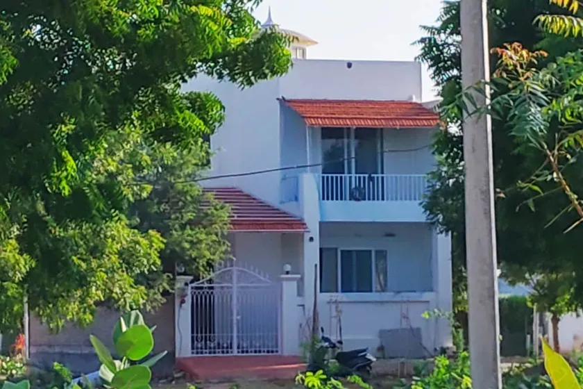 Villa 51 - Image 1