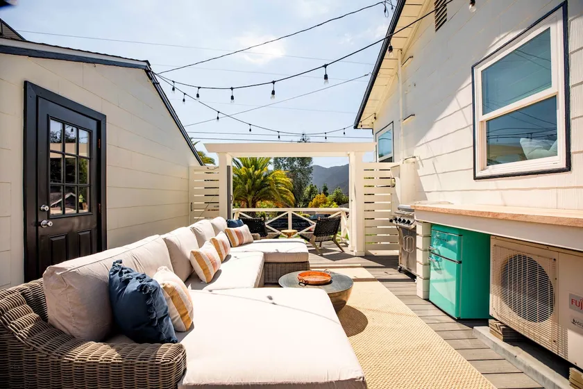 Sunny Bungalow with Mountain Views - Monthly - Image 1