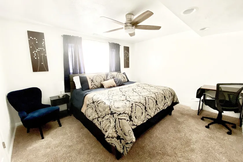 Lovely Basement Suite-2 bedrooms/1 bath with FULL kitchen and laundry!!! - Image 1