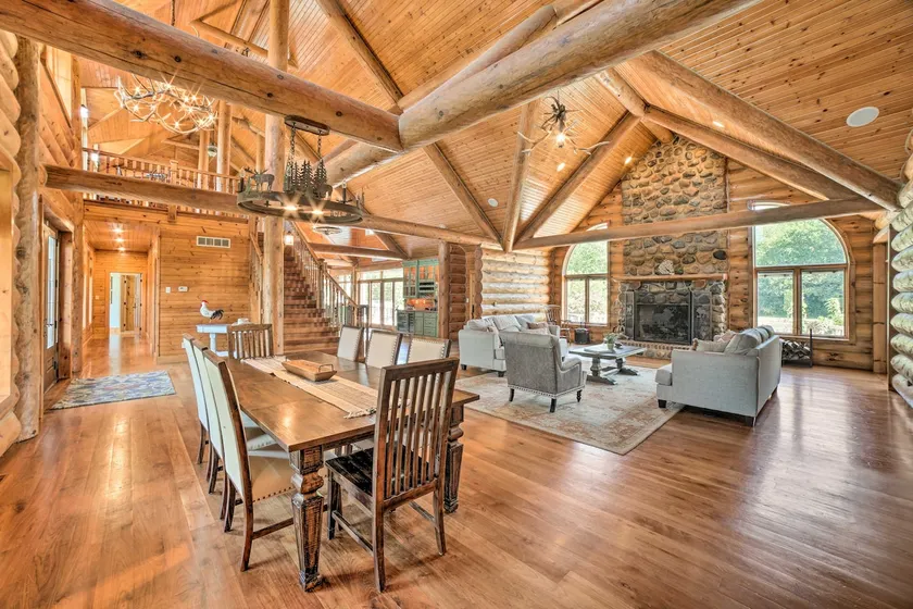 40 Acre Ranch - Game Room, Theater, Fishing Pond - Image 1