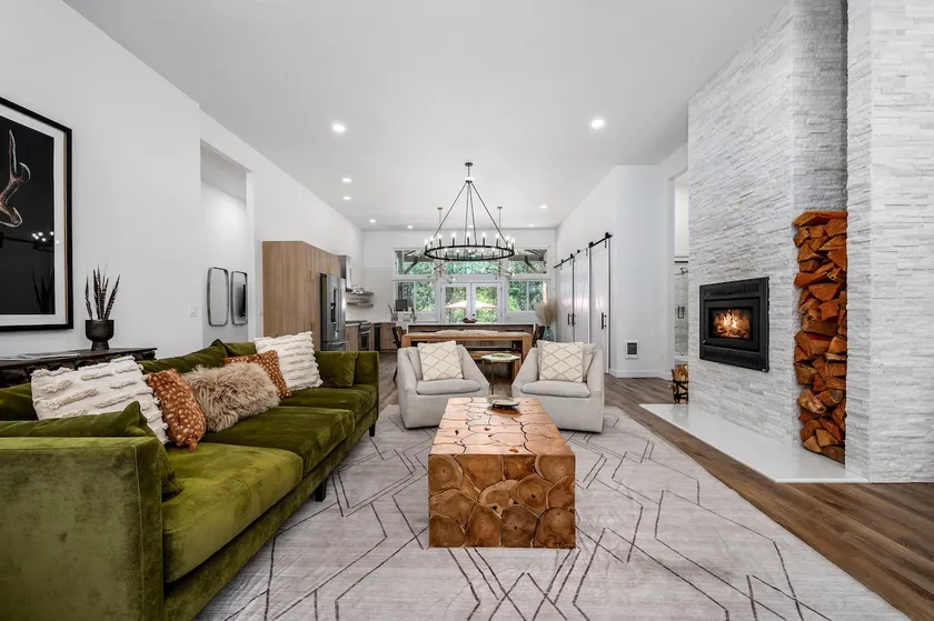 NEW BEND MODERN CHALET 14 MINUTES TO MT. BACHELOR! - Image 1