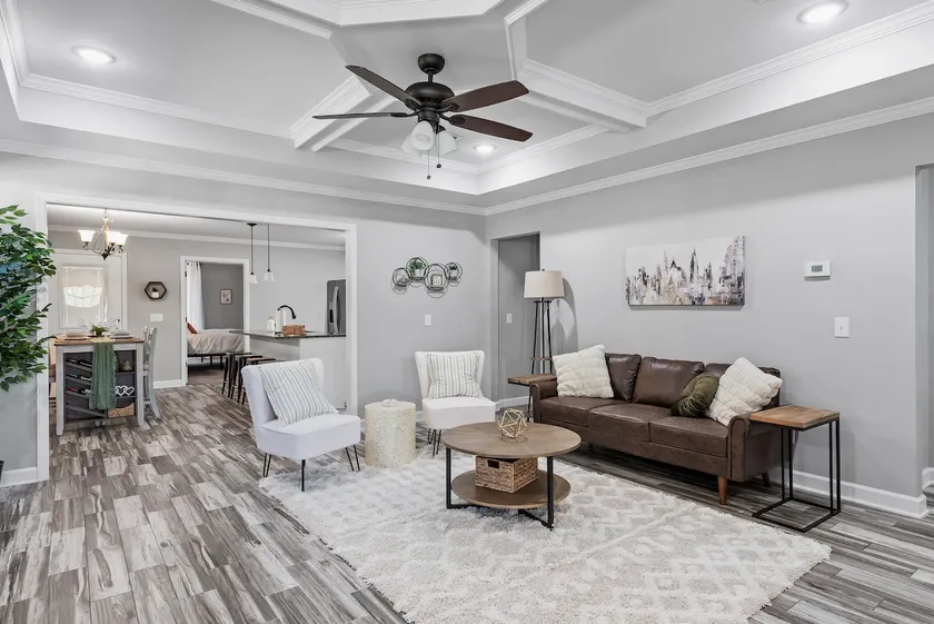 Beautiful and Spacious 3 BR/2BA with KING bed - Image 1