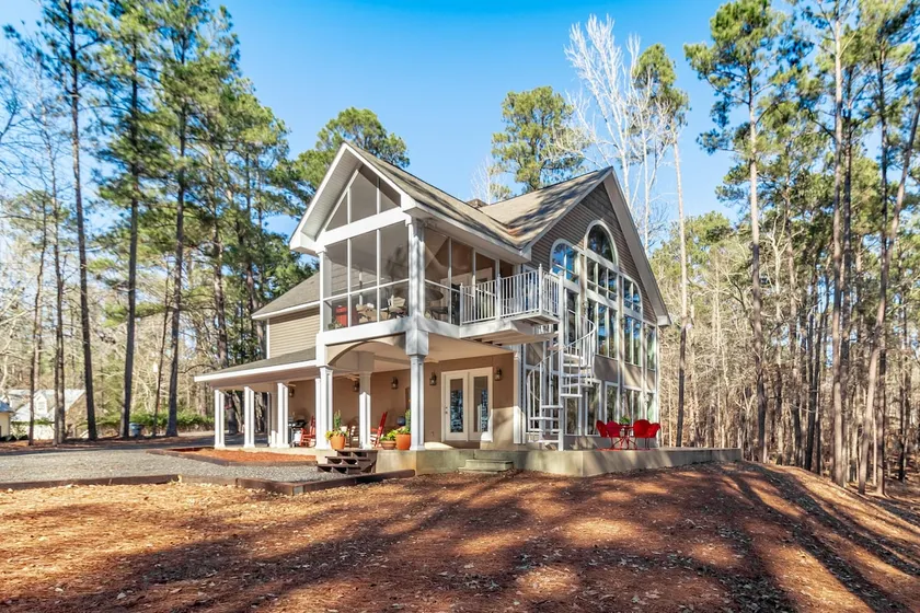 Beautiful Lakehouse on Clarks Hill Lake - Image 1