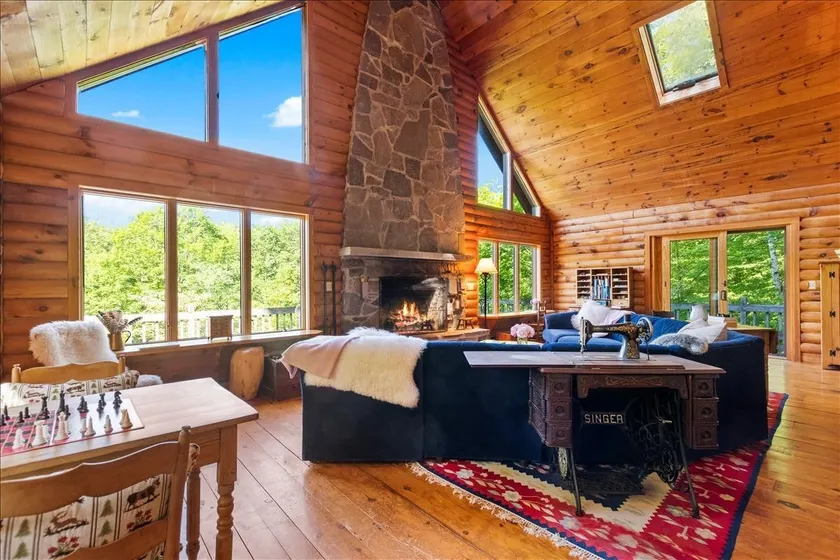 Quintessential Cabin in the Woods near Town - Image 1
