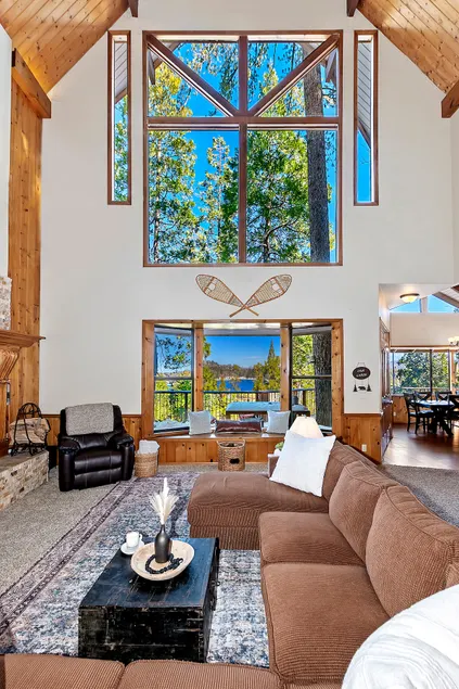 Stunning LAKE VIEW! Game Room Walk to LAKE Village - Image 1