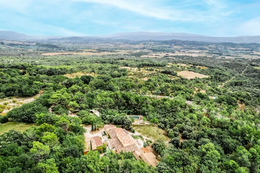 Farmhouse near Gordes, beautiful view, 16 people - Image 1