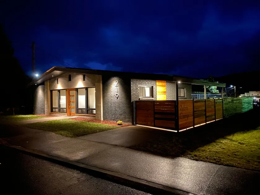 New Romantic vacation home by lakes w/ hot tub. - Image 1