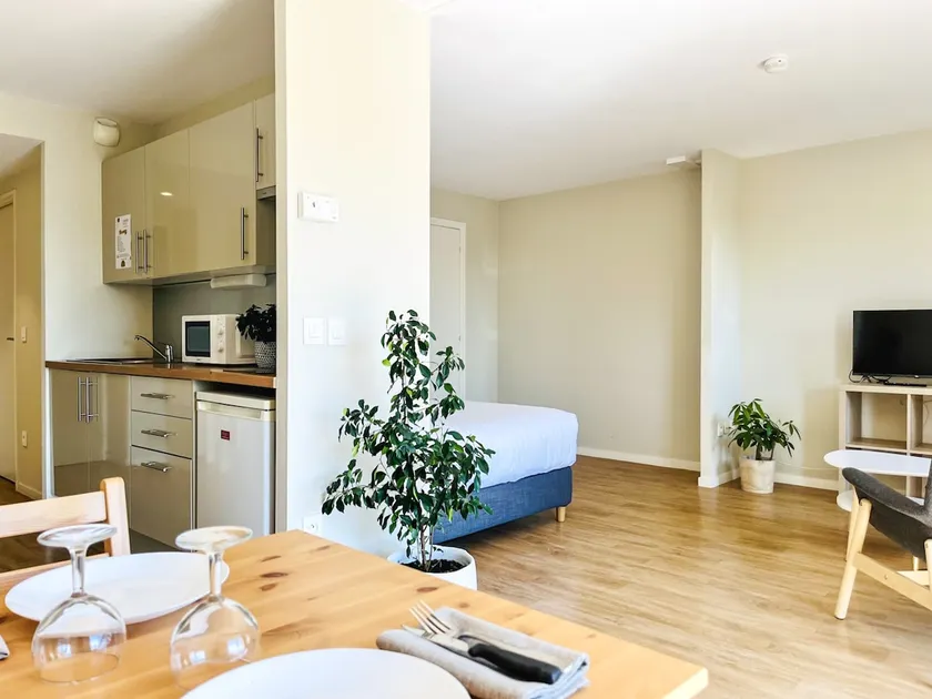 Superb apartment in residence with parking A005 - Image 1