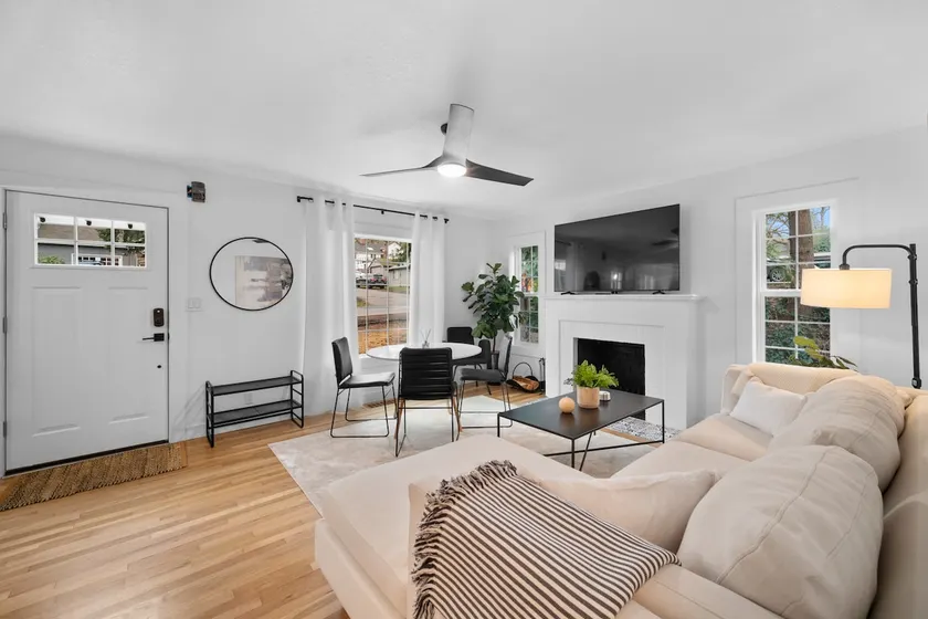 Modern Downtown Lake Oswego Home! - Image 1