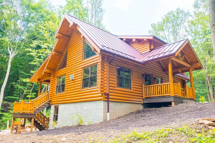 Creek Song Cabin | Hot Tub | Brand New Log Cabin - Image 1